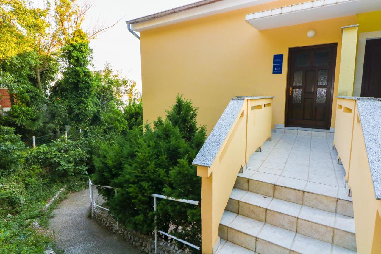 Apartments Ines Baška Екстериор снимка